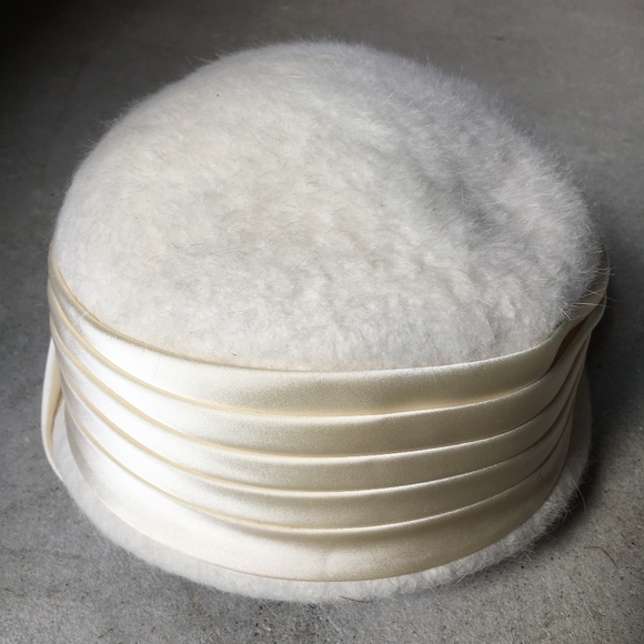 Vintage White Pillbox Hat by Noreen Fashion